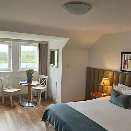 Moycarn & Marina Hotel 3*